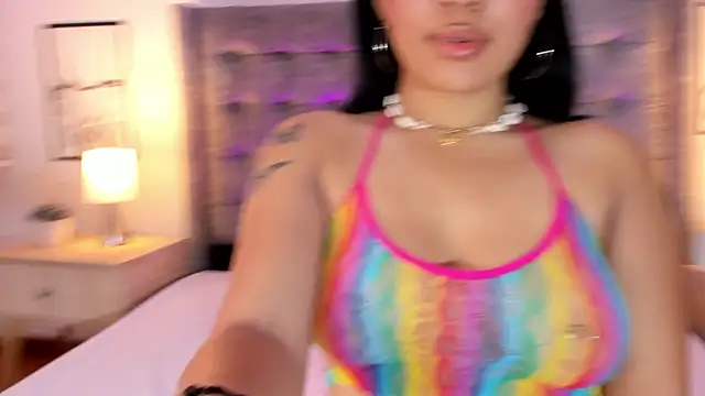 Linda Fosterr online show from September 2025 02:40:01 AM