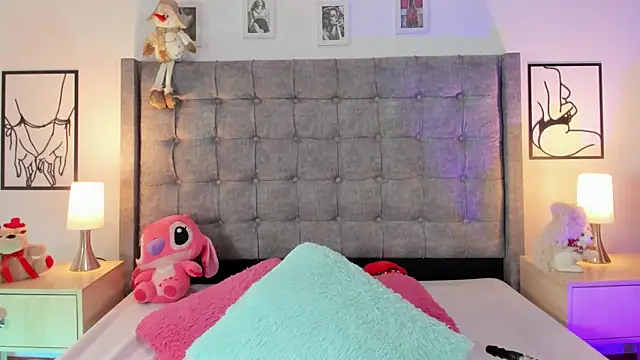 Linda Fosterr online show from December 2025 07:28:02 PM