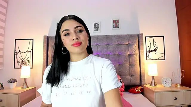 Linda Fosterr online show from November 2025 02:37:02 AM