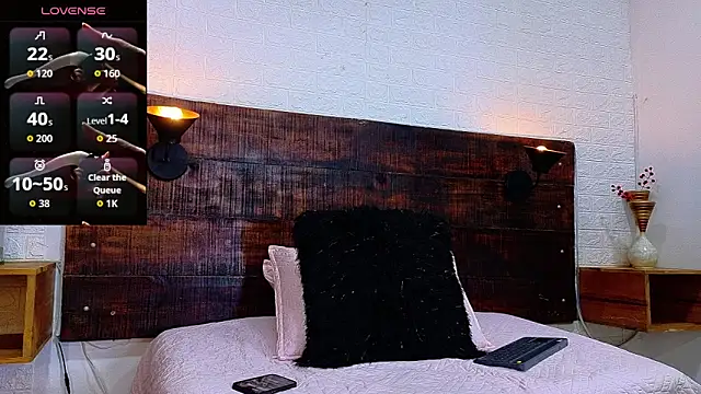 JhosuaVega online show from October 2025 07:04:02 PM