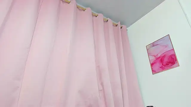 miajhonsonx online show from June 2026 02:33:01 PM