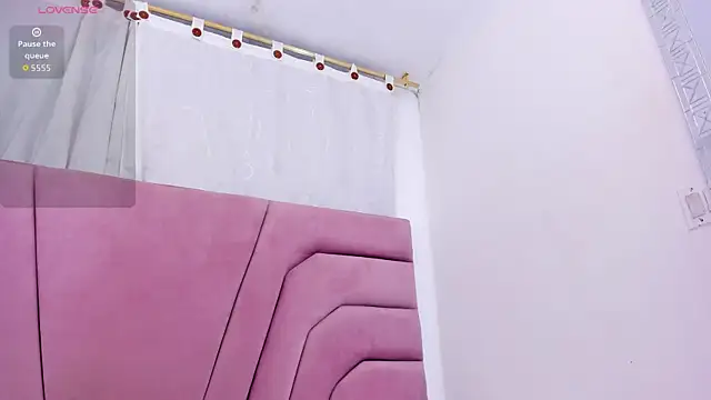 miajhonsonx online show from February 2026 02:06:02 PM