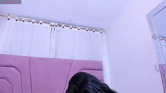 miajhonsonx online show from April 2026 03:17:01 PM