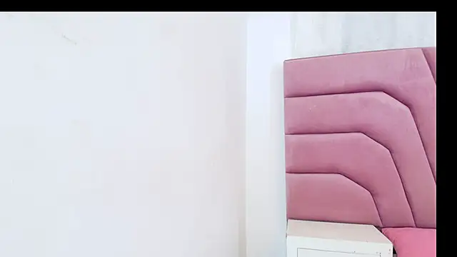 miajhonsonx online show from March 2026 03:32:02 PM