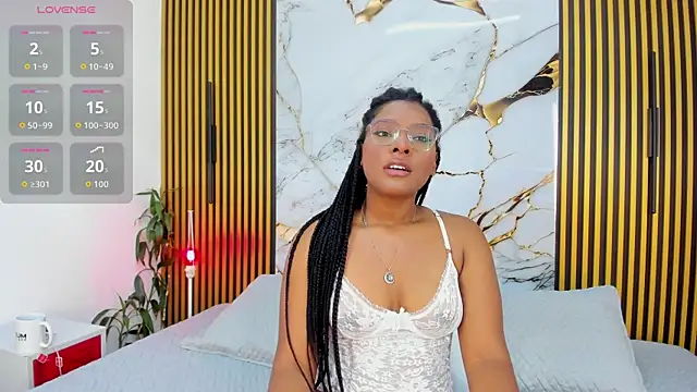 ValeryCortezm online show from September 2025 01:00:02 PM
