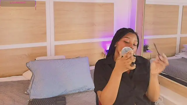 Snapshot of ValeryCortezm chatting on October 2025 01:31:01 PM ValeryCortezm online show from October 2025 01:31:01 PM