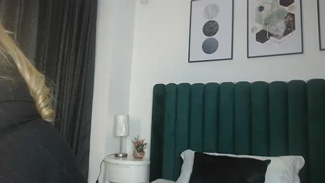 VictoriaQueen Fg online show from October 2025 12:41:02 PM