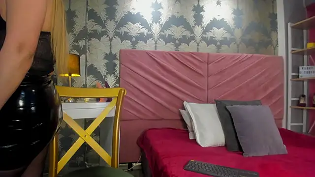 VictoriaQueen Fg online show from November 2025 12:52:01 PM