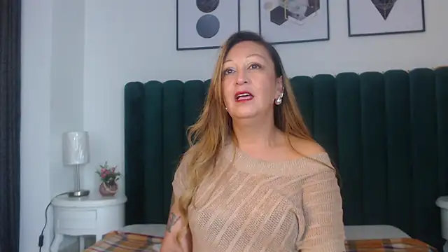 VictoriaQueen Fg online show from October 2025 12:39:01 PM