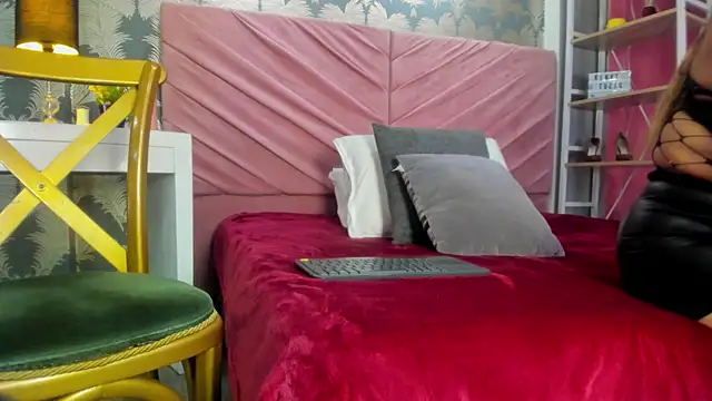 VictoriaQueen Fg online show from November 2025 12:53:02 PM