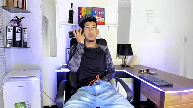 Snapshot of xxKamadevaxx chatting on November 2025 12:37:01 PM xxKamadevaxx online show from November 2025 12:37:01 PM