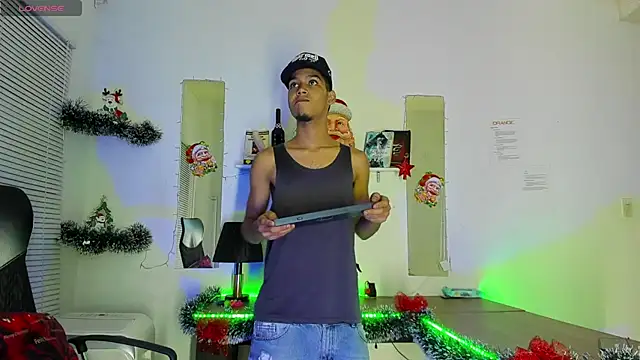 Snapshot of xxKamadevaxx chatting on December 2025 12:40:01 PM xxKamadevaxx online show from December 2025 12:40:01 PM