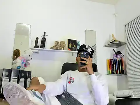 xxKamadevaxx online show from March 2026 01:35:02 PM