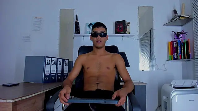 xxKamadevaxx online show from February 2026 07:25:01 PM