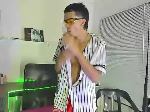 xxKamadevaxx online show from May 2026 12:55:01 PM