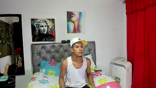 Snapshot of xxKamadevaxx chatting on November 2025 12:42:01 PM xxKamadevaxx online show from November 2025 12:42:01 PM