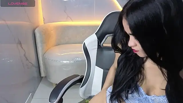 Snapshot of Maia_Tx chatting on November 2025 01:06:02 PM Maia Tx online show from November 2025 01:06:02 PM