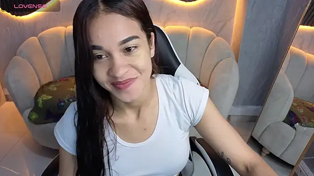 Snapshot of Maia_Tx chatting on September 2025 12:44:01 PM Maia Tx online show from September 2025 12:44:01 PM