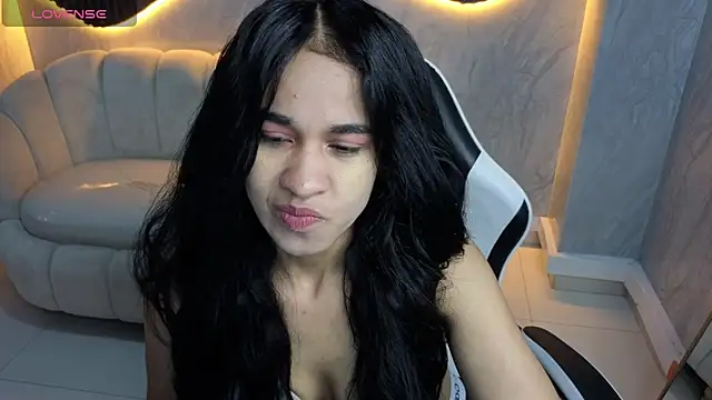 Snapshot of Maia_Tx chatting on October 2025 01:00:01 PM Maia Tx online show from October 2025 01:00:01 PM