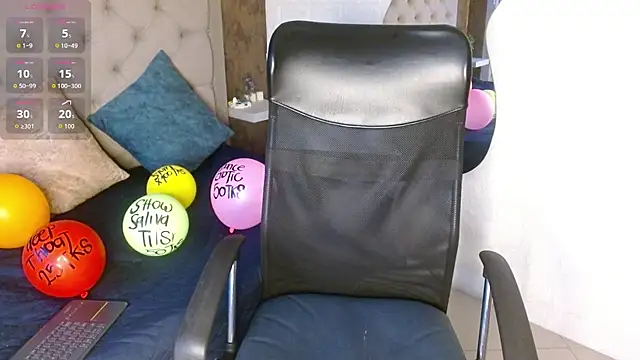 daphne walton online show from November 2025 11:00:01 AM