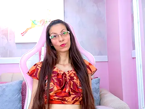 Snapshot of Hollythonsom chatting on October 2025 01:45:02 PM Hollythonsom online show from October 2025 01:45:02 PM