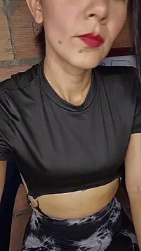 Lhia  online show from November 2025 05:24:01 PM