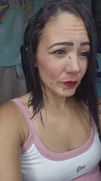 Lhia  online show from November 2025 07:03:02 PM