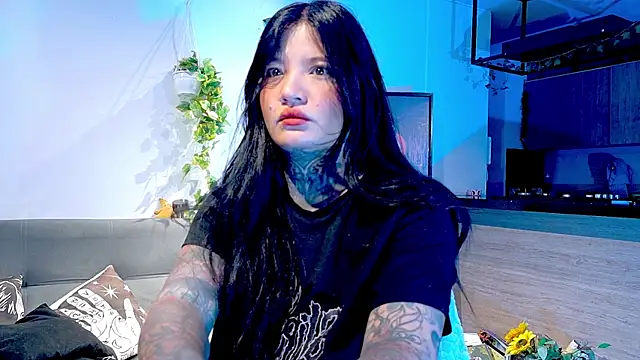 Unatatuada online show from December 2025 09:25:01 AM