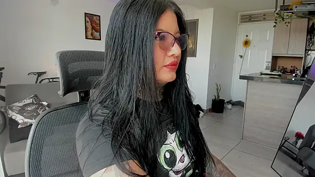 Unatatuada online show from June 2026 07:01:01 PM