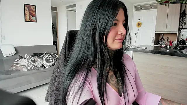 Unatatuada online show from April 2026 08:35:01 PM