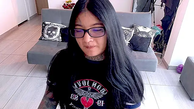 Unatatuada online show from January 2026 06:33:01 PM