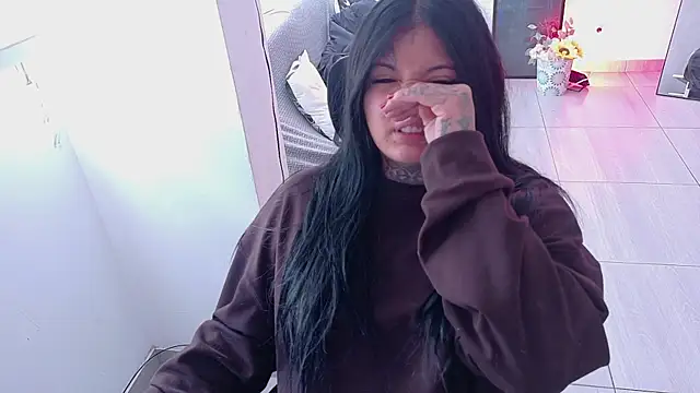 Unatatuada online show from October 2025 07:35:01 PM