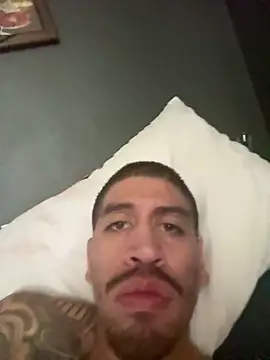 Snapshot of busnfatnutsLildee chatting on December 2025 06:13:02 PM busnfatnutsLildee online show from December 2025 06:13:02 PM