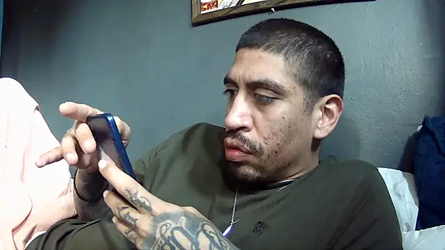 Snapshot of busnfatnutsLildee chatting on December 2025 07:59:02 PM busnfatnutsLildee online show from December 2025 07:59:02 PM