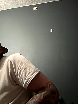 Snapshot of busnfatnutsLildee chatting on November 2025 10:58:01 PM busnfatnutsLildee online show from November 2025 10:58:01 PM