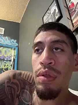 Snapshot of busnfatnutsLildee chatting on January 2026 05:44:01 AM busnfatnutsLildee online show from January 2026 05:44:01 AM