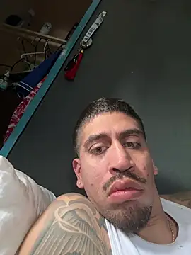 busnfatnutsLildee online show from April 2026 05:19:02 PM