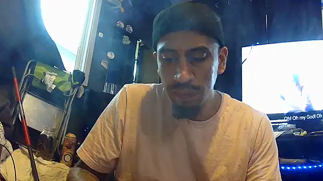 Snapshot of busnfatnutsLildee chatting on November 2025 12:32:02 AM busnfatnutsLildee online show from November 2025 12:32:02 AM