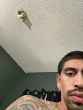 Snapshot of busnfatnutsLildee chatting on November 2025 10:13:02 PM busnfatnutsLildee online show from November 2025 10:13:02 PM