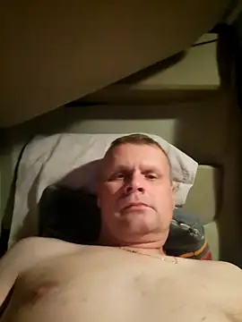 tygros11 online show from November 2025 04:35:02 PM