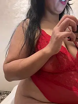 lara9Qouin online show from April 2026 10:55:01 PM