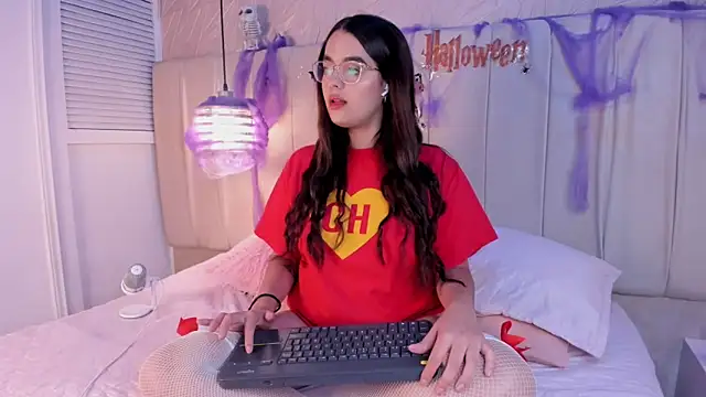 Snapshot of hannahst_ chatting on October 2025 08:10:01 PM hannahst online show from October 2025 08:10:01 PM