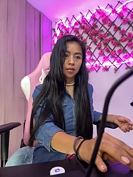 RaquelOficial online show from October 2025 11:20:01 AM