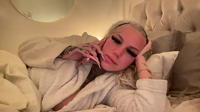 paulinaalatalo online show from April 2026 07:09:02 PM