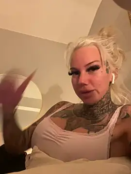 paulinaalatalo online show from April 2026 06:58:02 PM