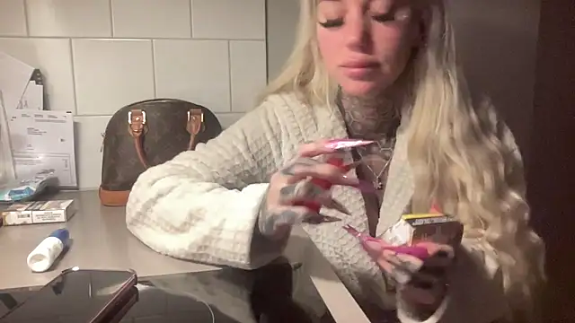 paulinaalatalo online show from March 2026 03:20:01 AM