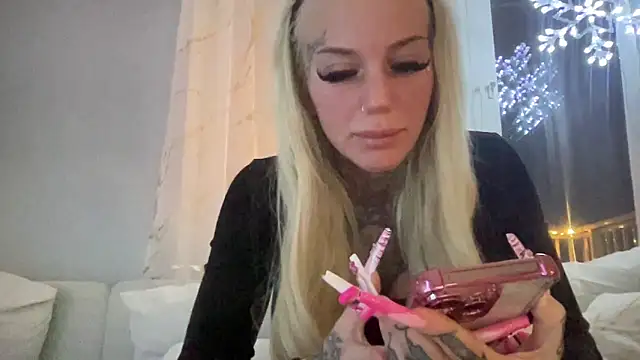 paulinaalatalo online show from December 2025 08:23:02 PM