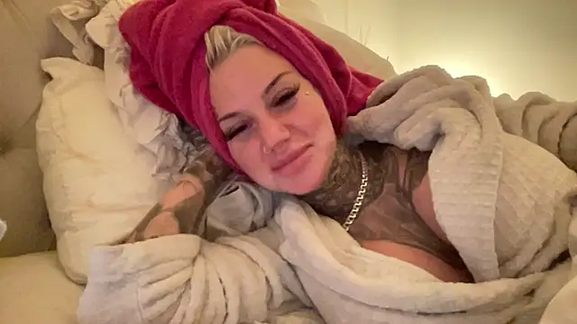 Snapshot of paulinaalatalo chatting on February 2026 07:46:01 PM paulinaalatalo online show from February 2026 07:46:01 PM