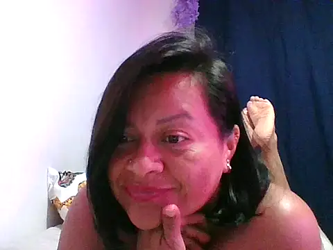 adri89-g online show from October 2025 11:46:01 PM