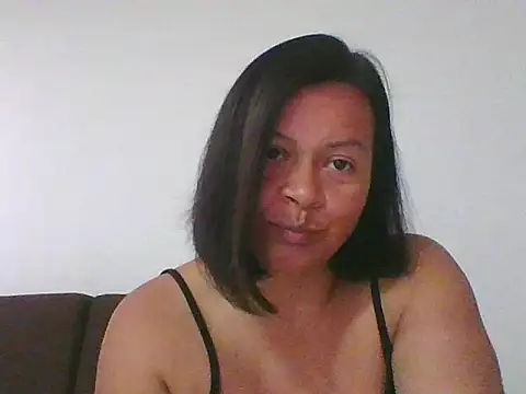 adri89-g online show from October 2025 04:28:01 PM